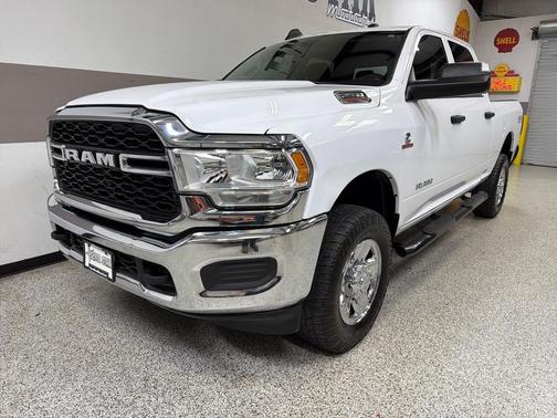 Bright White Clearcoat 2020 RAM 2500 Tradesman Crew Cab 4x4 6'4' Box