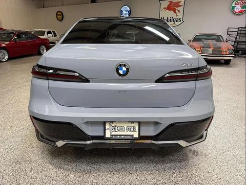 Brooklyn Grey Metallic 2023 BMW 740 i