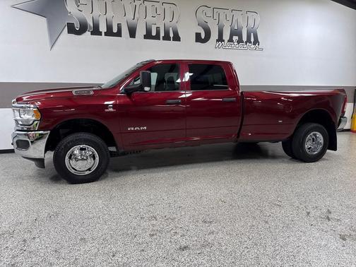 2022 RAM 3500 Tradesman Crew Cab 4x4 8' Box