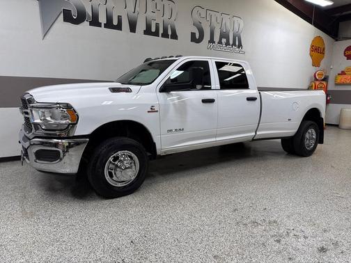 2022 RAM 3500 Tradesman Crew Cab 4x4 8' Box