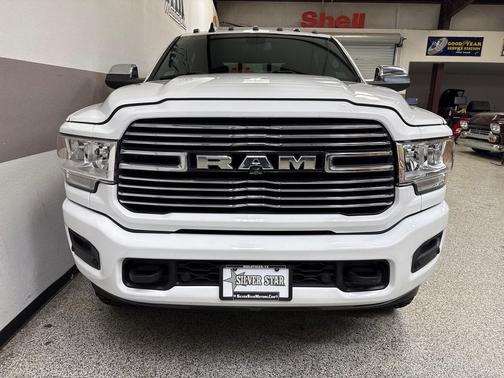 2019 RAM 2500 Laramie Crew Cab 4x4 6'4' Box