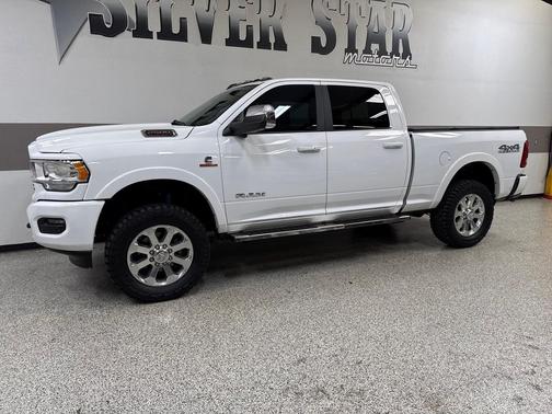 2019 RAM 2500 Laramie Crew Cab 4x4 6'4' Box