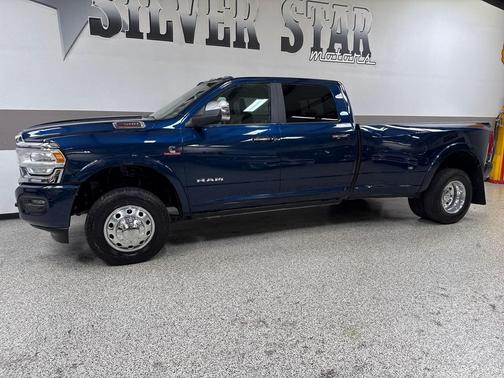 2022 RAM 3500 Laramie Crew Cab 4x4 8' Box