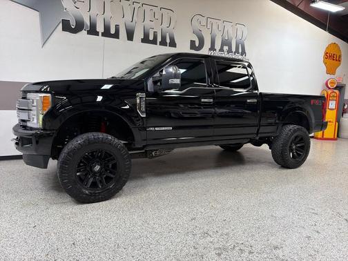 Shadow Black 2017 Ford F-250 Platinum
