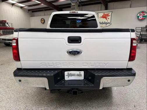 White 2016 Ford F-250 Lariat
