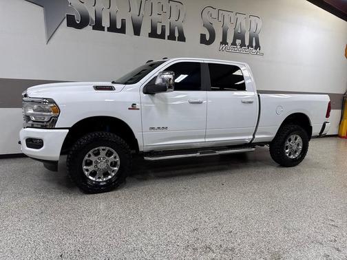 2023 RAM 2500 Laramie Crew Cab 4x4 6'4' Box