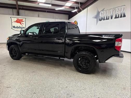 Black 2017 Toyota Tundra SR5