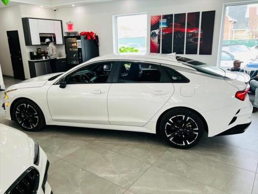 2022 Kia K5 GT-Line