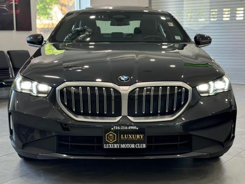 2025 BMW 530 i xDrive
