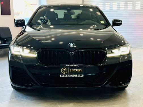 Black Sapphire Metallic 2023 BMW 530e Base