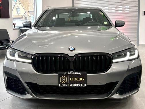 Skyscraper Gray Metallic 2023 BMW 540 i xDrive