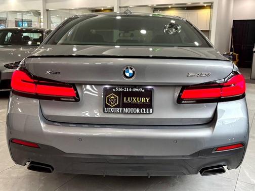 Skyscraper Gray Metallic 2023 BMW 540 i xDrive