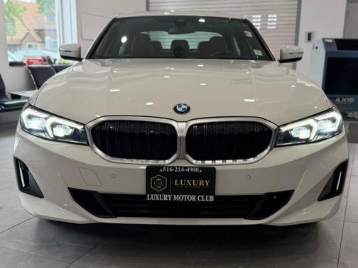 Alpine White 2023 BMW 330 xDrive