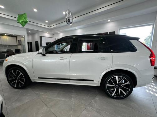 2023 Volvo XC90 B6 Plus 6-Seater