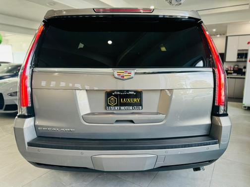 2017 Cadillac Escalade Luxury