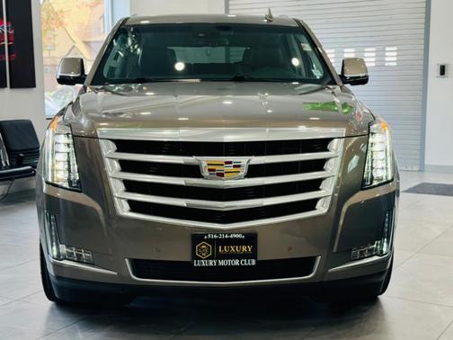 2017 Cadillac Escalade Luxury