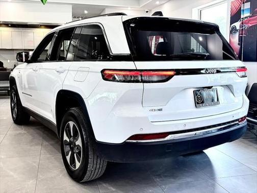 2022 Jeep Grand Cherokee 4xe Base