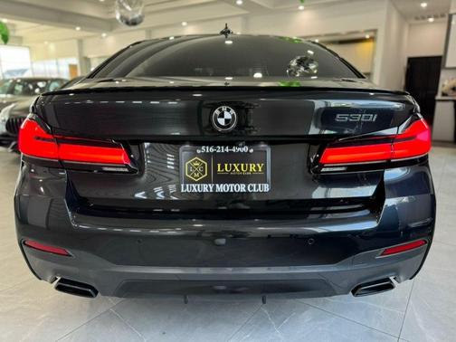 Black Sapphire Metallic 2023 BMW 530 i