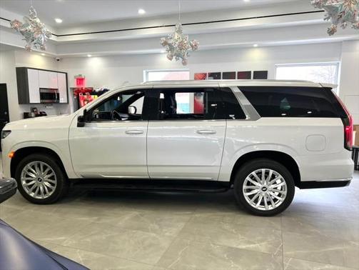 2022 Cadillac Escalade ESV Luxury