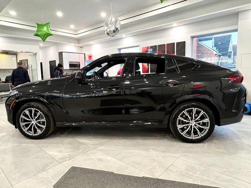 2025 BMW X6 xDrive40i