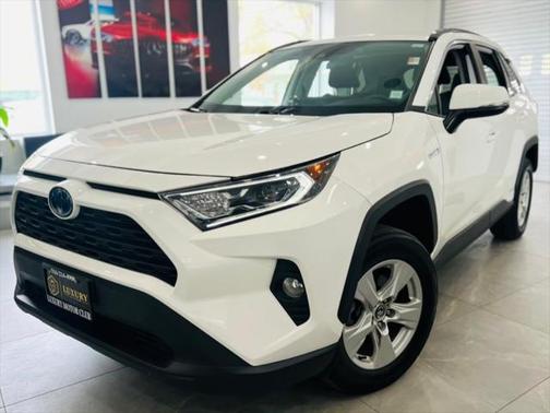 2020 Toyota RAV4 Hybrid XLE
