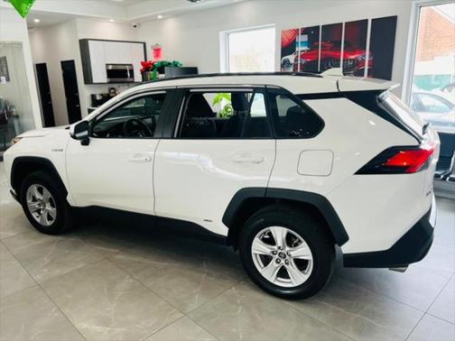 2020 Toyota RAV4 Hybrid XLE