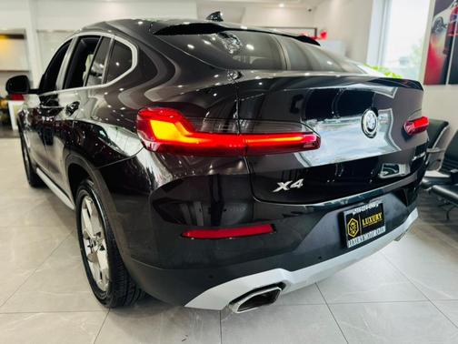 2024 BMW X4 xDrive30i