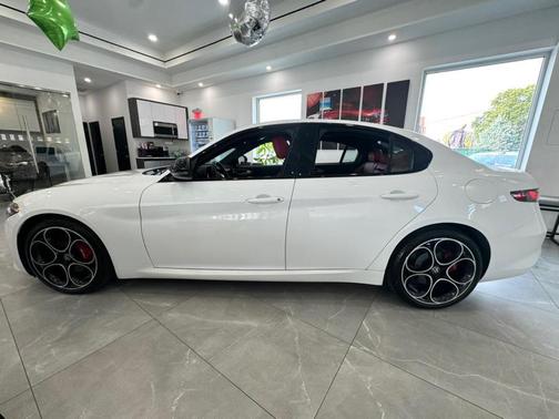2024 Alfa Romeo Giulia Veloce RWD