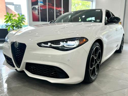 2024 Alfa Romeo Giulia Veloce RWD