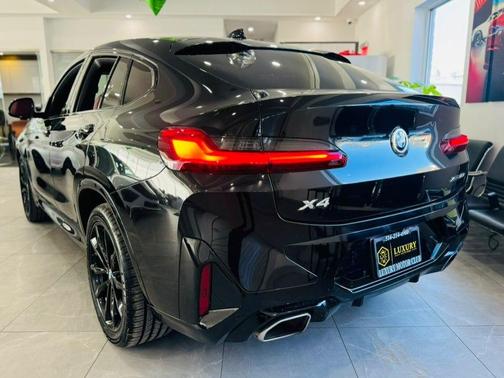 2022 BMW X4 xDrive30i
