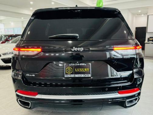 2022 Jeep Grand Cherokee Summit
