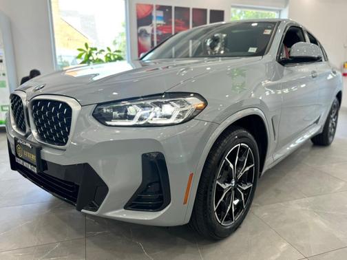 2025 BMW X4 xDrive30i