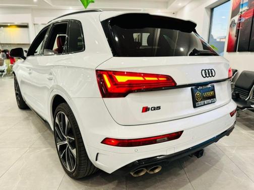 2024 Audi SQ5 3.0T Premium Plus