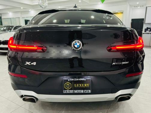 2024 BMW X4 xDrive30i