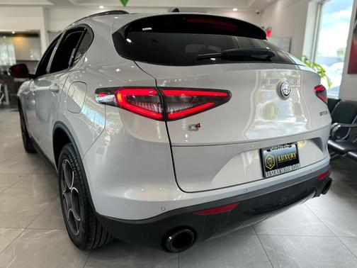 2024 Alfa Romeo Stelvio Sprint AWD
