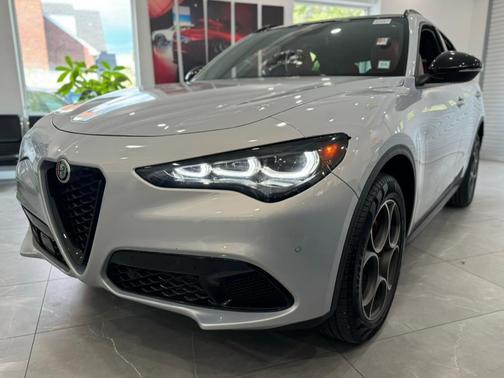 2024 Alfa Romeo Stelvio Sprint AWD
