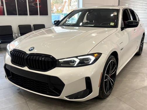 2023 BMW 330e 330e Plug-In Hybrid