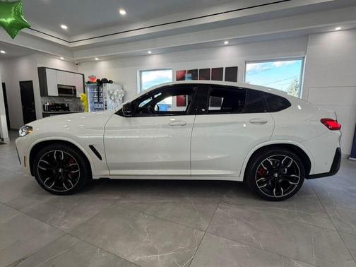 Alpine White 2024 BMW X4 M40i