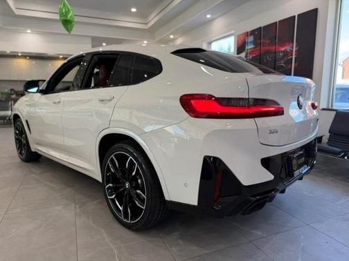 Alpine White 2024 BMW X4 M40i