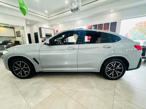 2024 BMW X4 xDrive30i
