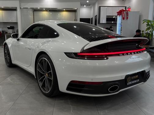 2021 Porsche 911 Carrera 4