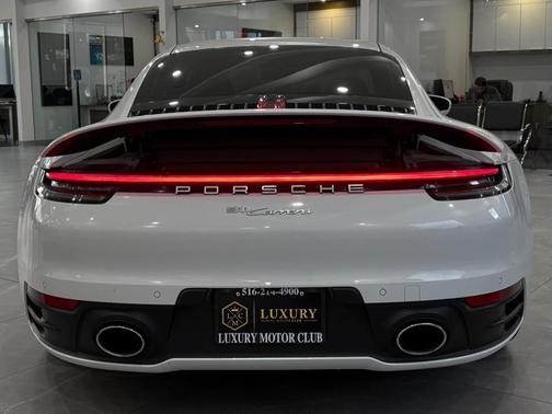 2021 Porsche 911 Carrera 4