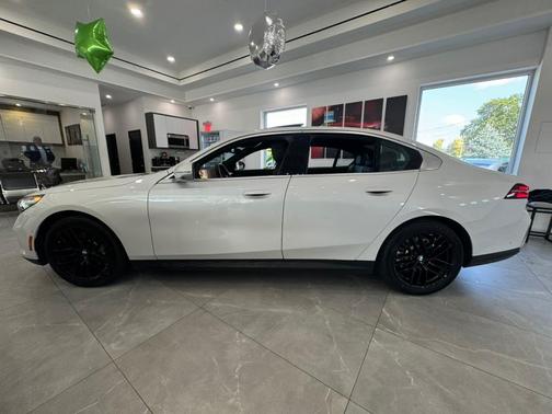 2024 BMW 530 i xDrive