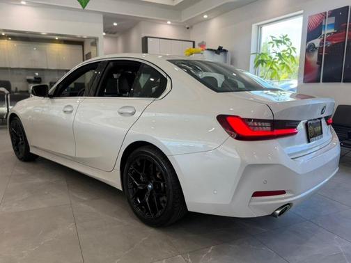 Mineral White Metallic 2025 BMW 330 330i Sedan