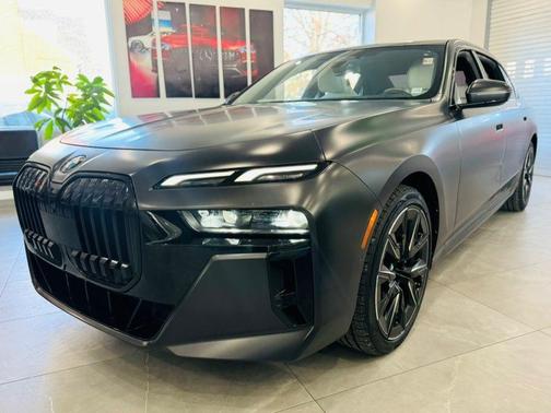 2023 BMW 740 i