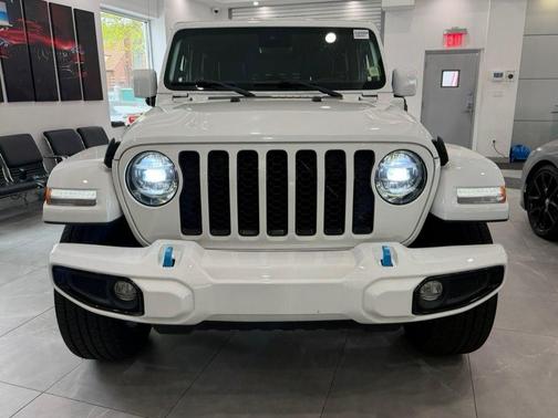 Bright White Clearcoat 2021 Jeep Wrangler Unlimited 4xe Sahara High Altitude