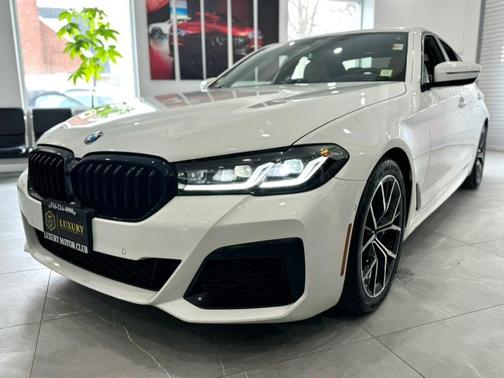 Alpine White 2022 BMW 540 i xDrive