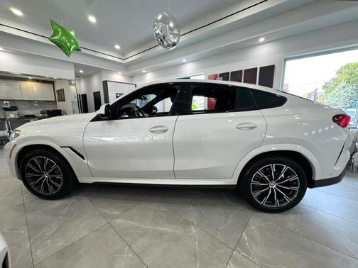 2022 BMW X6 xDrive40i