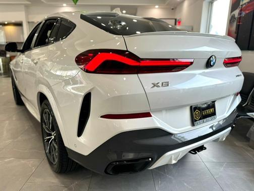 2022 BMW X6 xDrive40i