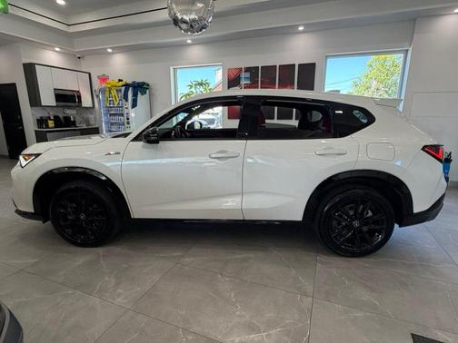 Platinum White Pearl 2025 Acura ADX AWD w/A-Spec Advance Package